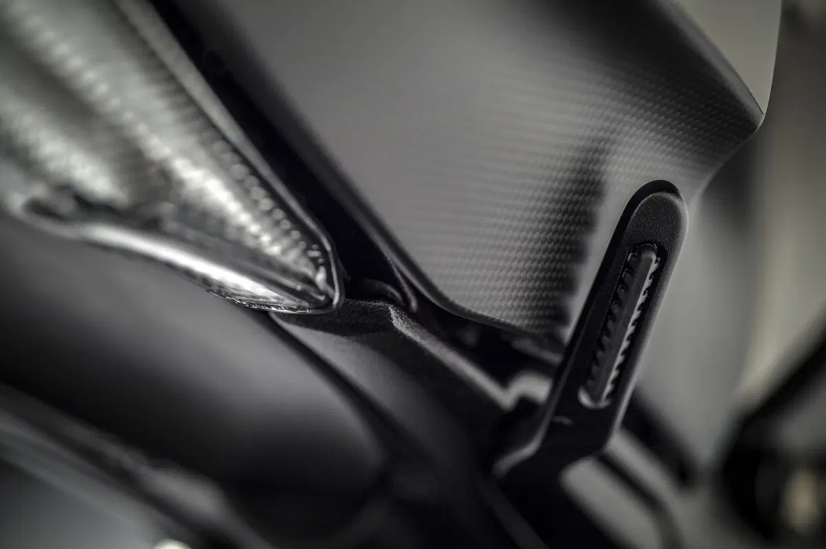 Diavel Titanium, un’edizione speciale per palati fini (23)