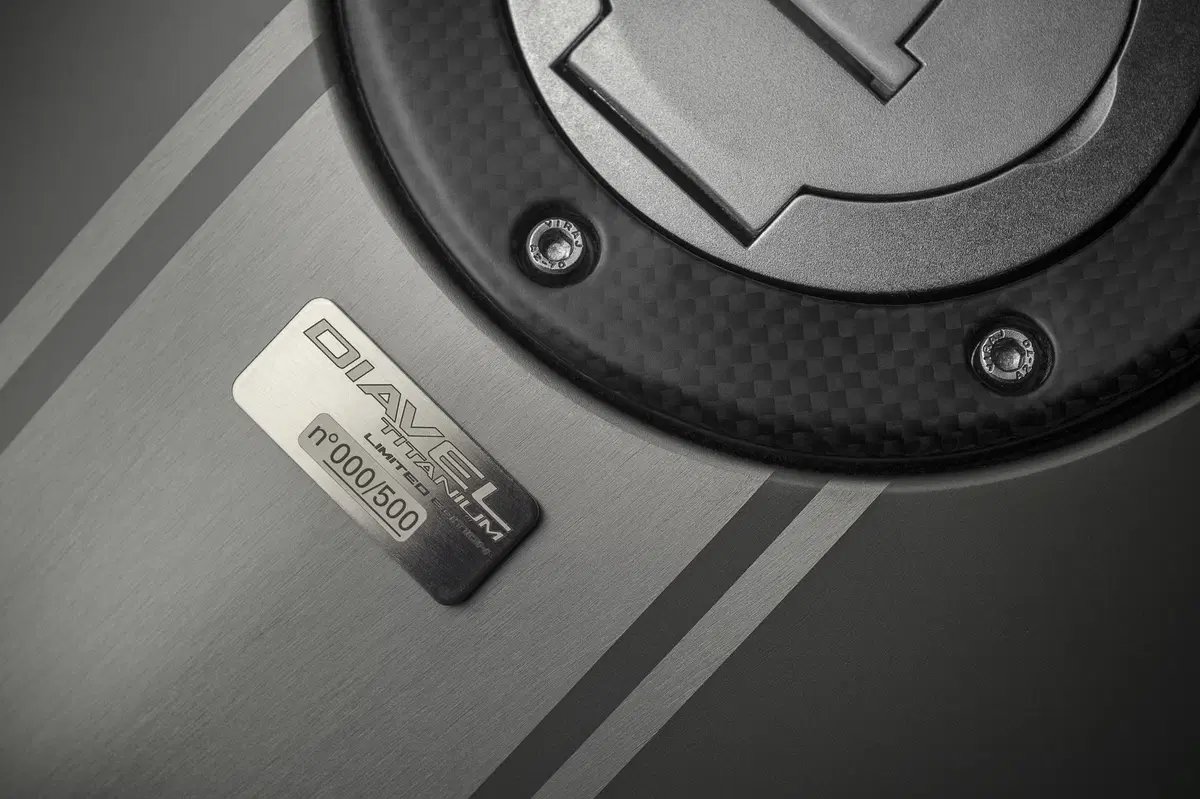 Diavel Titanium, un’edizione speciale per palati fini (25)
