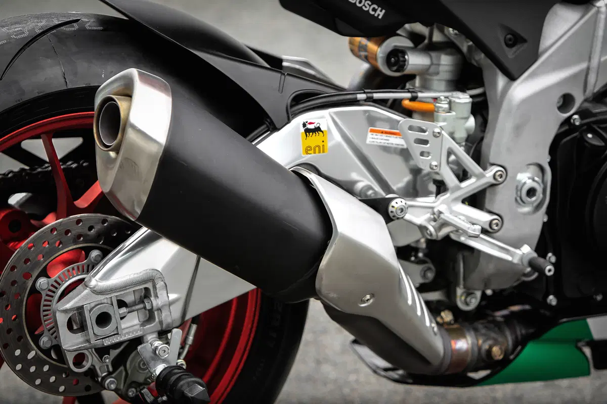 Supersportive 2015: Aprilia RSV4 RF Statiche (2)