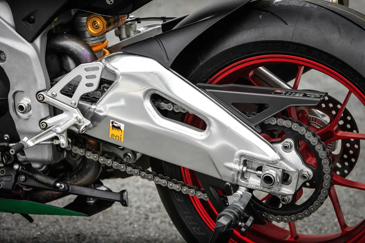Supersportive 2015: Aprilia RSV4 RF Statiche (4)