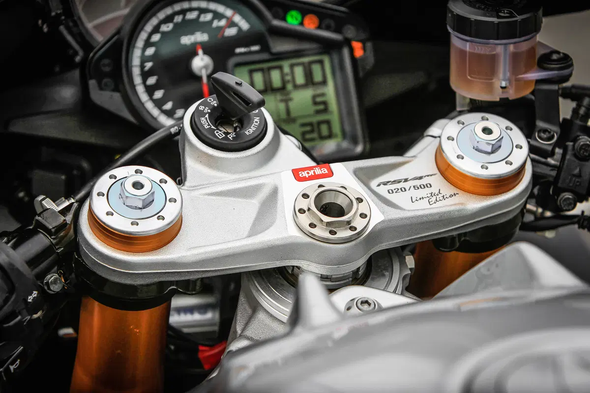 Supersportive 2015: Aprilia RSV4 RF Statiche (7)