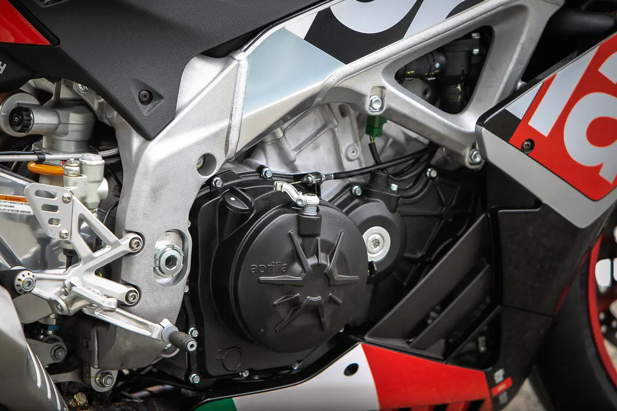Supersportive 2015: Aprilia RSV4 RF Statiche (8)