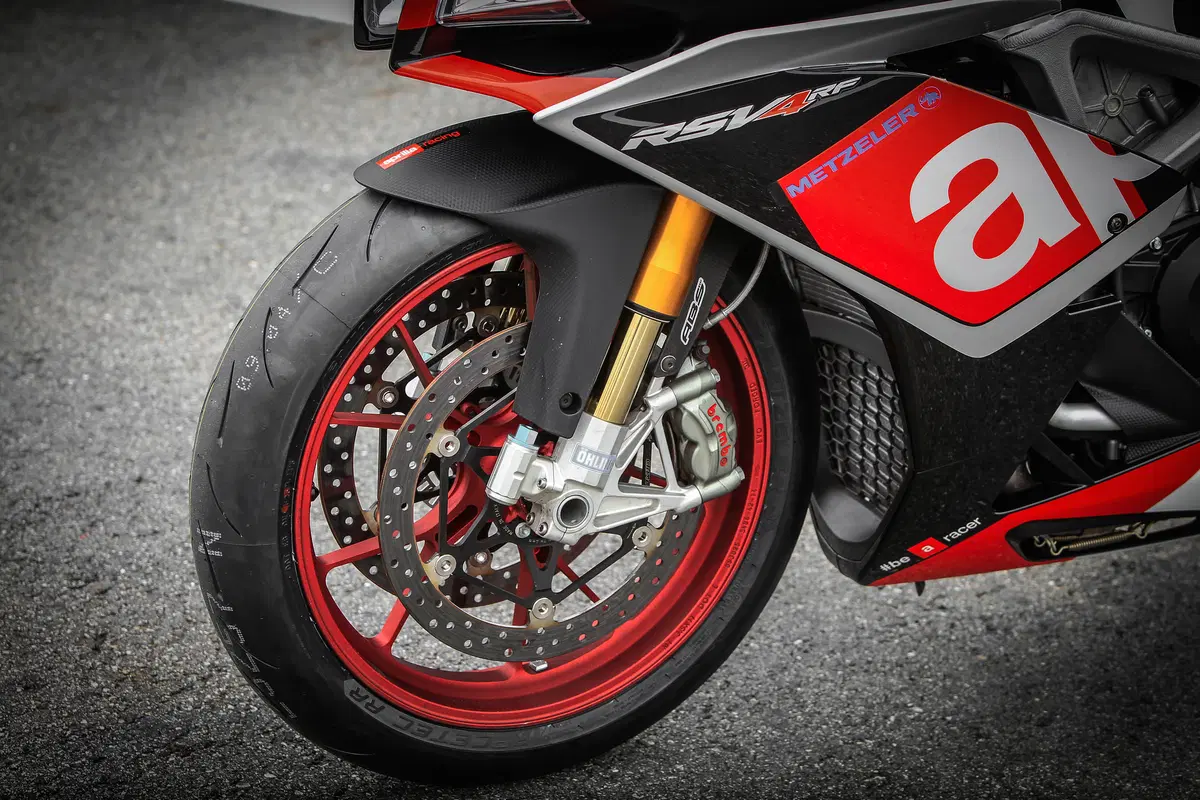 Supersportive 2015: Aprilia RSV4 RF Statiche (9)