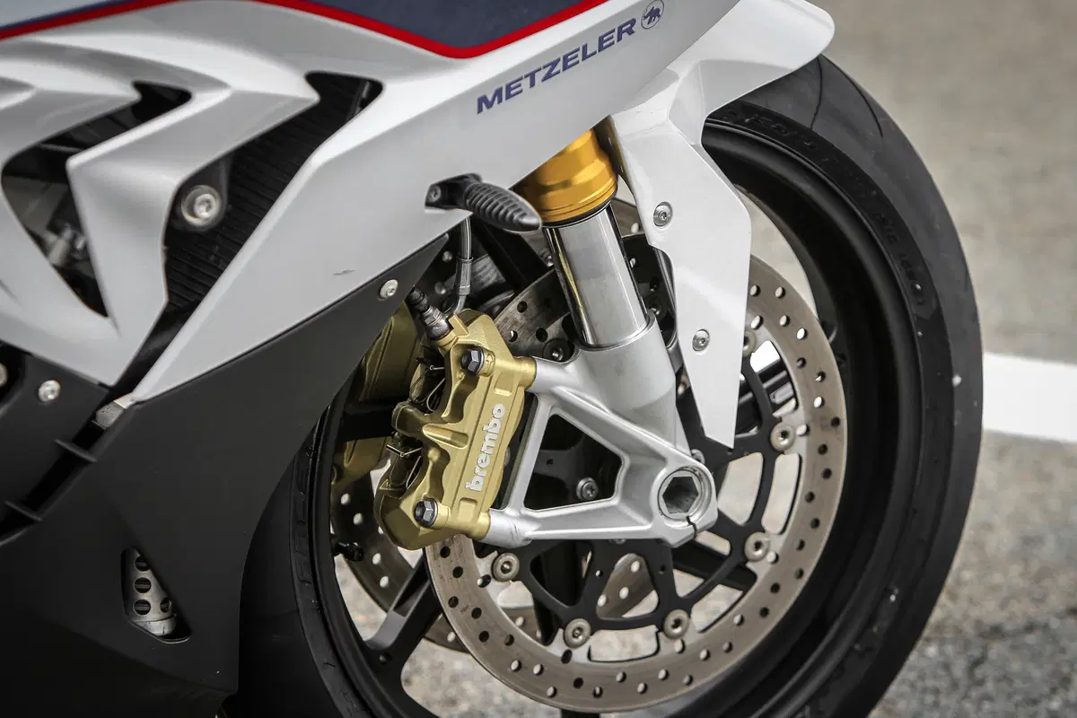 Supersportive 2015: BMW S1000RR 2015 statiche (2)