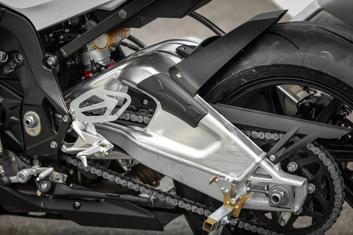 Supersportive 2015: BMW S1000RR 2015 statiche (3)