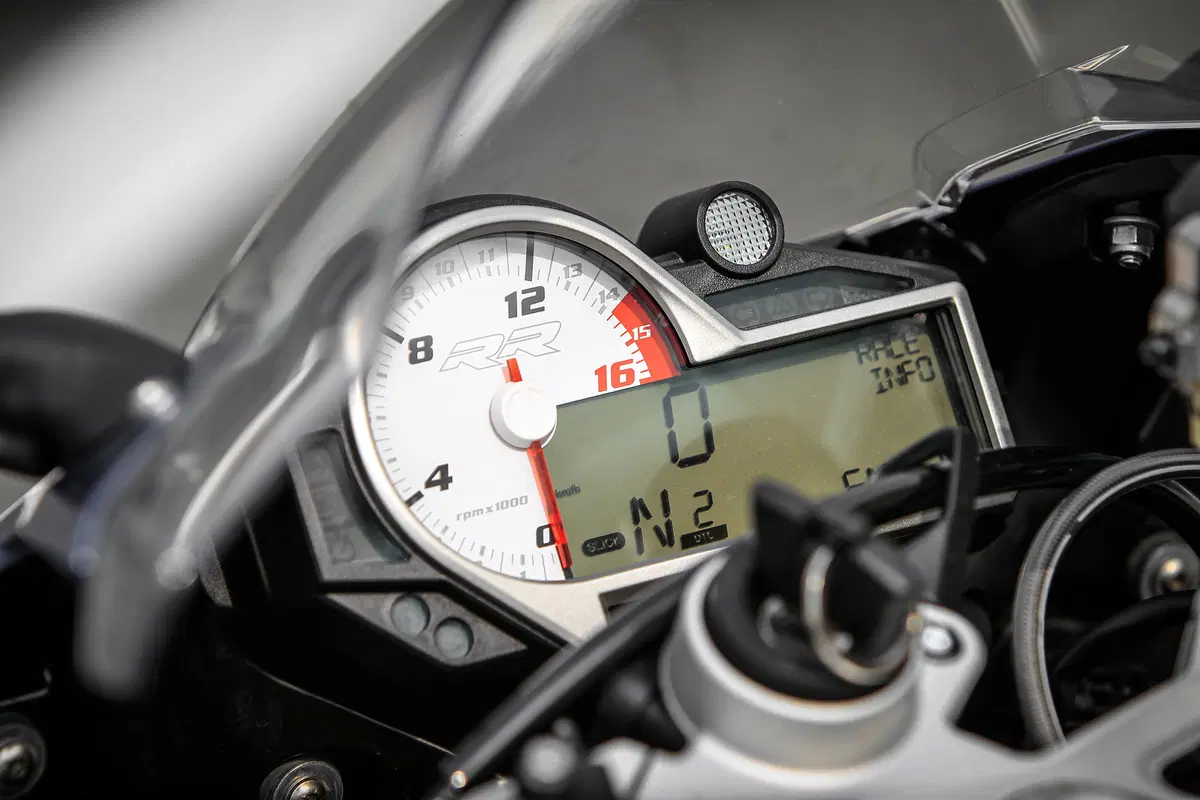 Supersportive 2015: BMW S1000RR 2015 statiche (5)