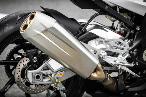 Scarico modificato per la S1000RR 2015