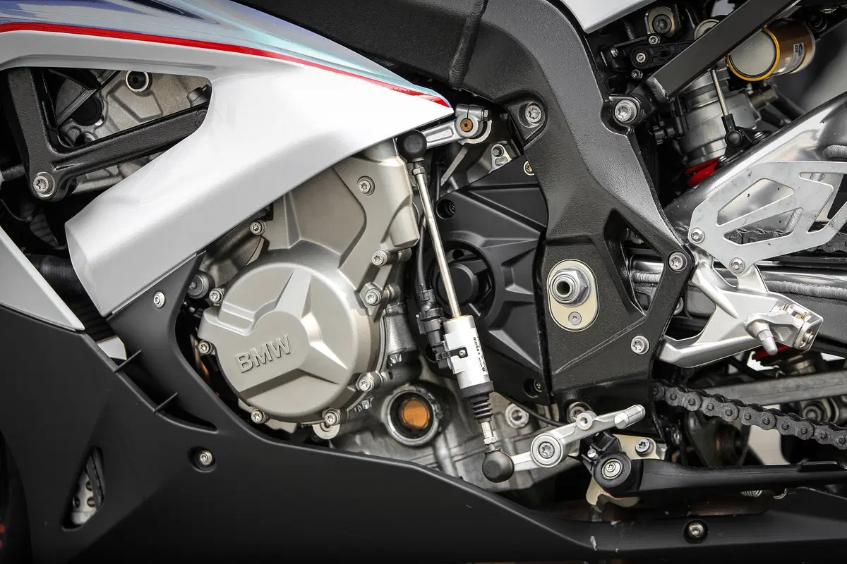 Supersportive 2015: BMW S1000RR 2015 statiche (8)