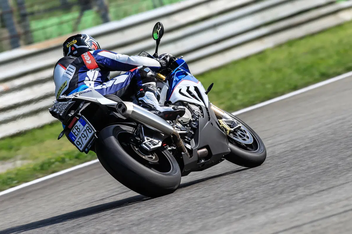 Supersportive 2015: BMW S1000RR (2)