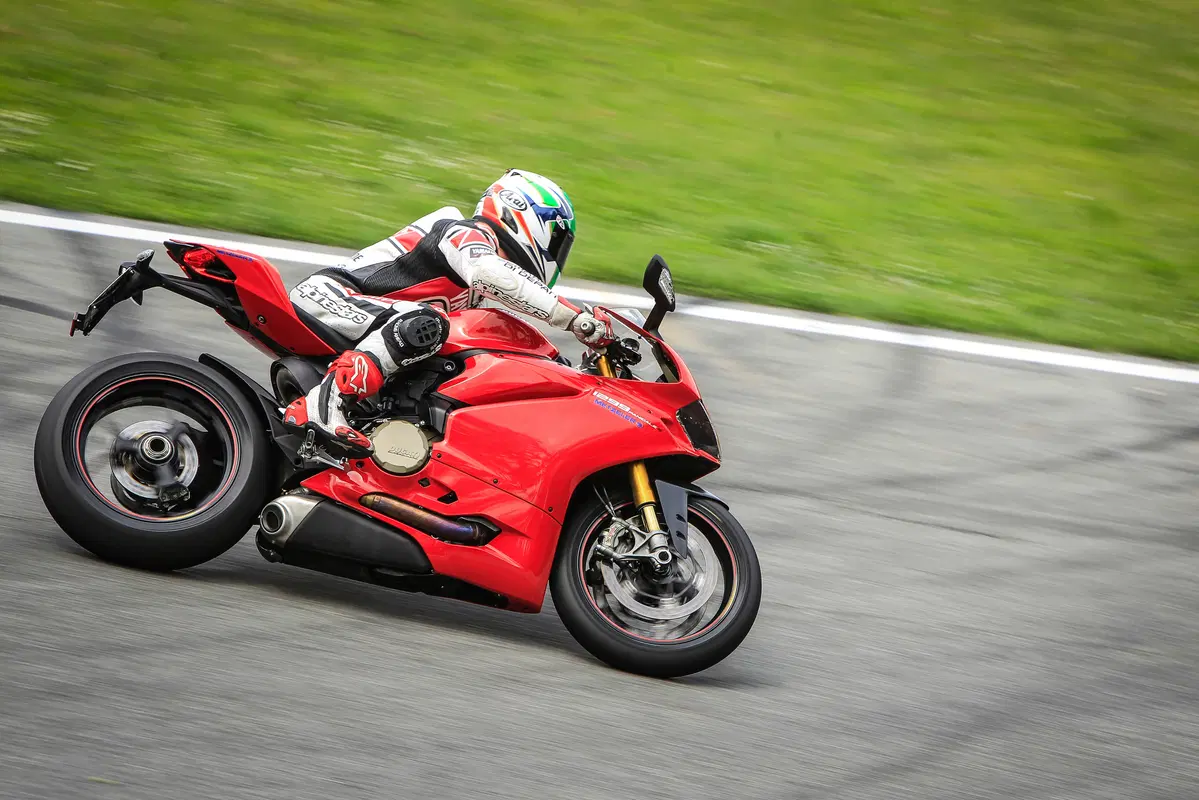Supersportive 2015: Ducati Panigale 1299S