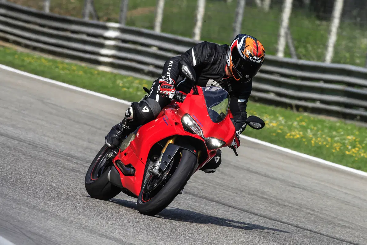 Supersportive 2015: Ducati Panigale 1299S (3)