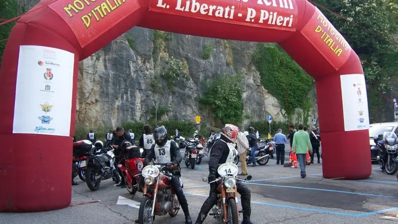 Al via il Motogiro d'Italia 2015