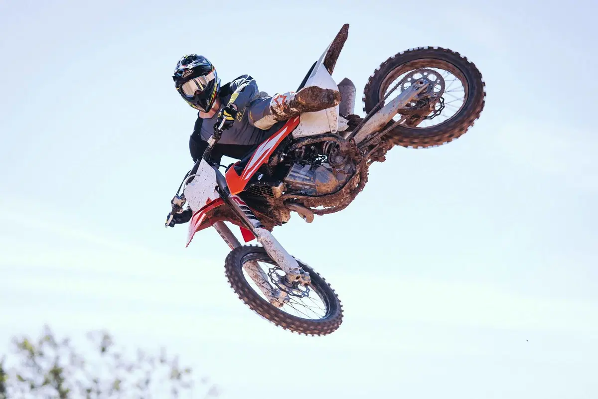 KTM SX 2016: arriva la forcella ad aria. Motori 4 tempi e 125 nuovi (10)