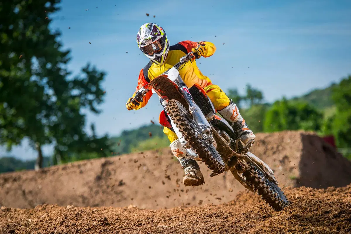 KTM SX 2016: arriva la forcella ad aria. Motori 4 tempi e 125 nuovi (9)