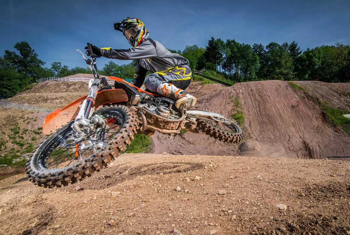 KTM SX 2016: arriva la forcella ad aria. Motori 4 tempi e 125 nuovi (12)