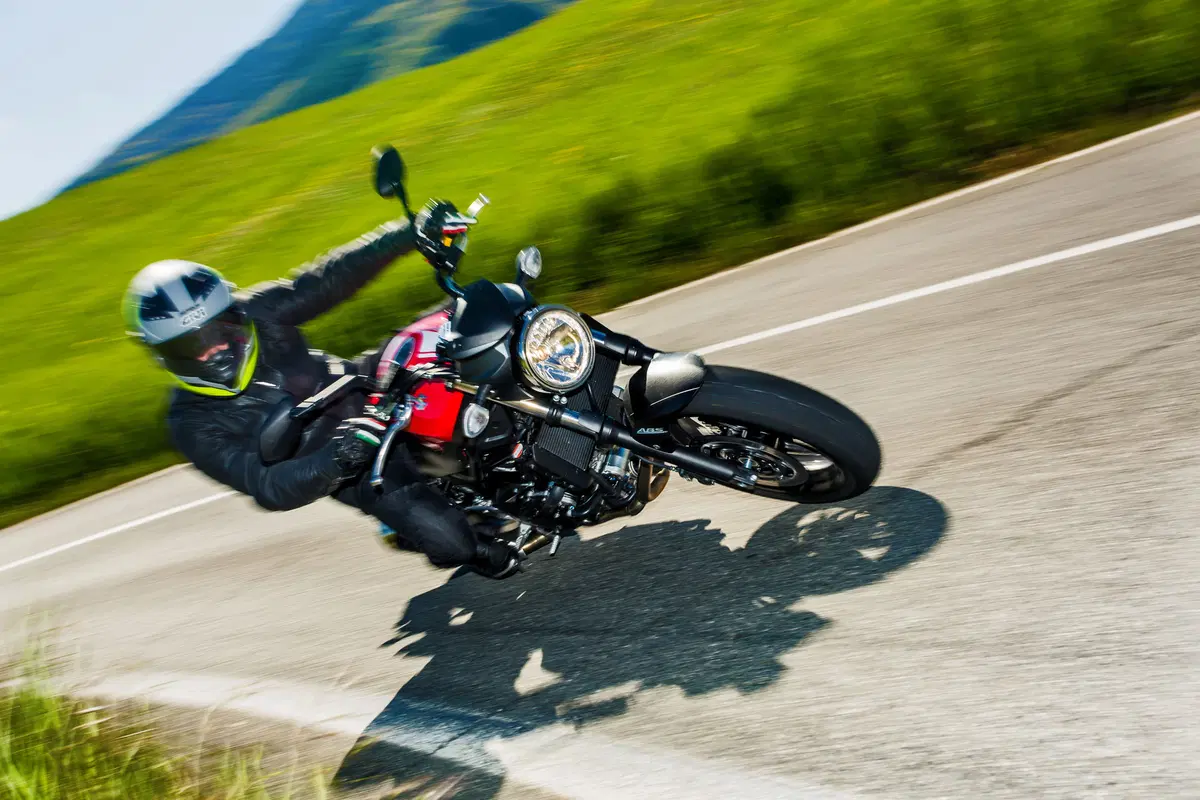 Suzuki SV 650 (9)