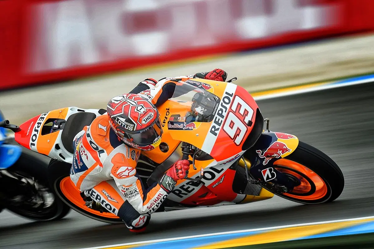 MotoGP 2015, Le Mans. Le foto più spettacolari del GP di Francia (10)