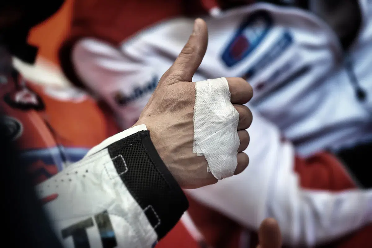 MotoGP 2015, Le Mans. Le foto più spettacolari del GP di Francia (18)