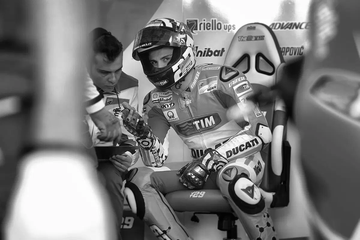 MotoGP 2015, Le Mans. Le foto più spettacolari del GP di Francia (22)