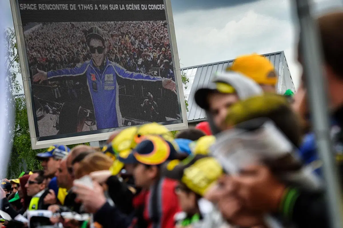 MotoGP 2015, Le Mans. Le foto più spettacolari del GP di Francia (25)