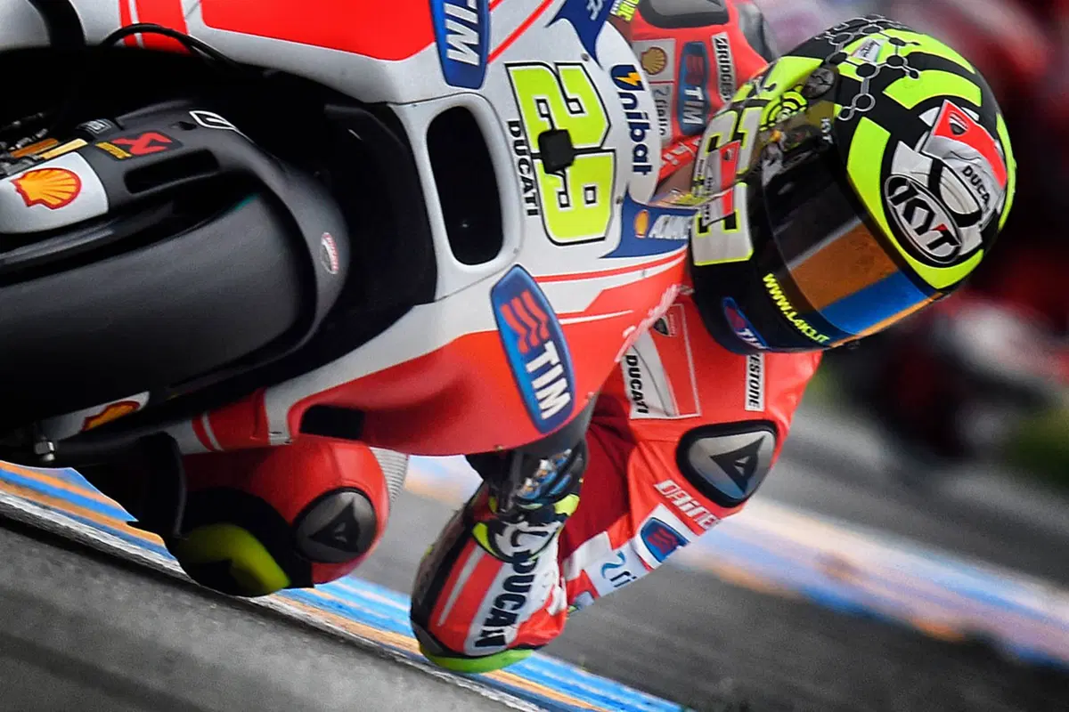 MotoGP 2015, Le Mans. Le foto più spettacolari del GP di Francia (35)