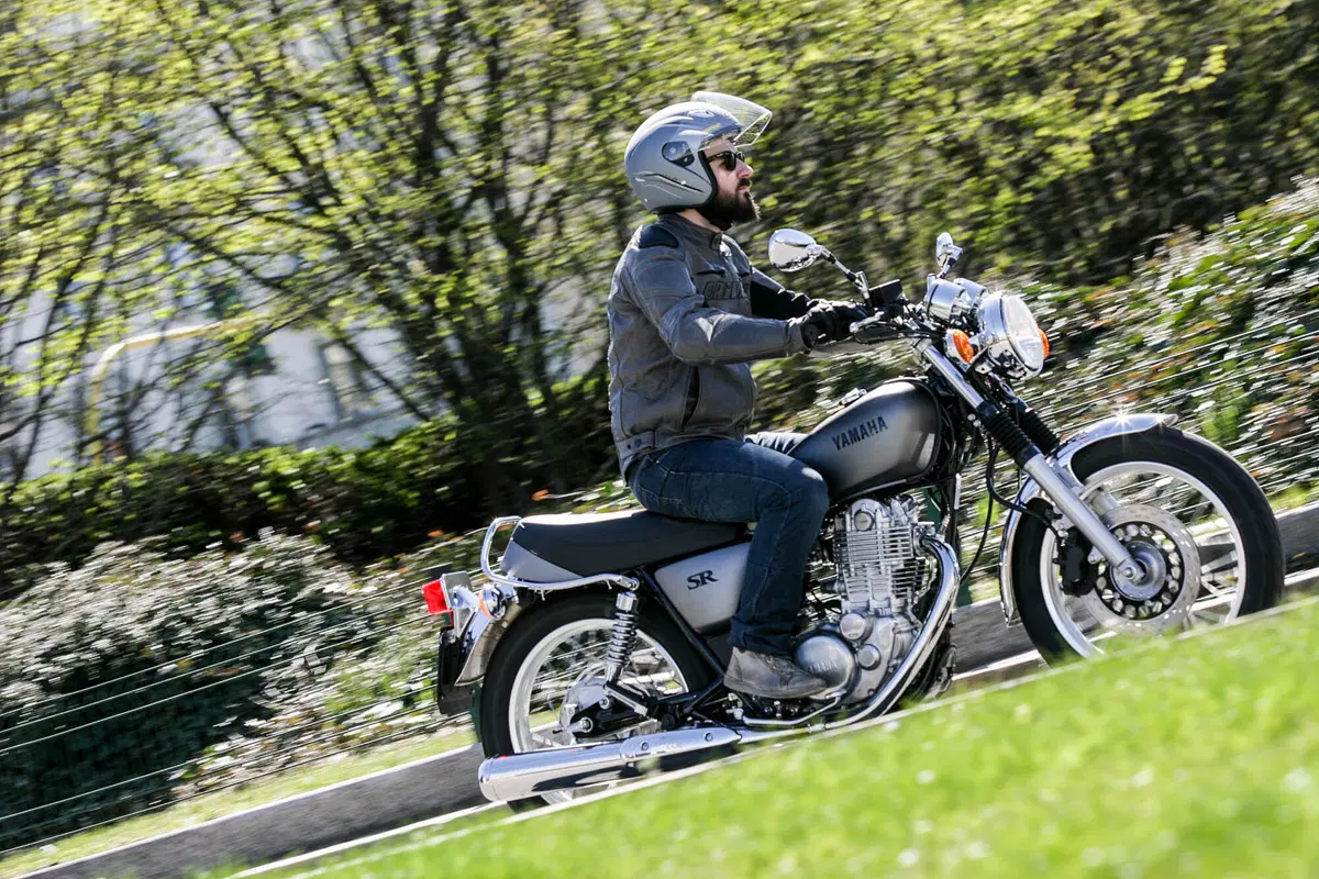 Yamaha SR400 (5)