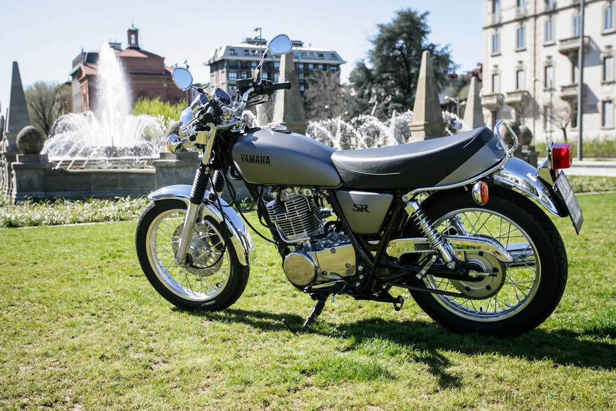 Yamaha SR400 (13)