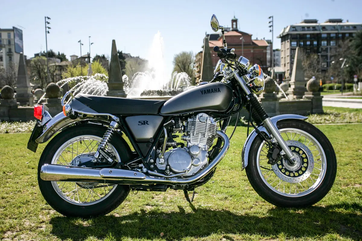 Yamaha SR400