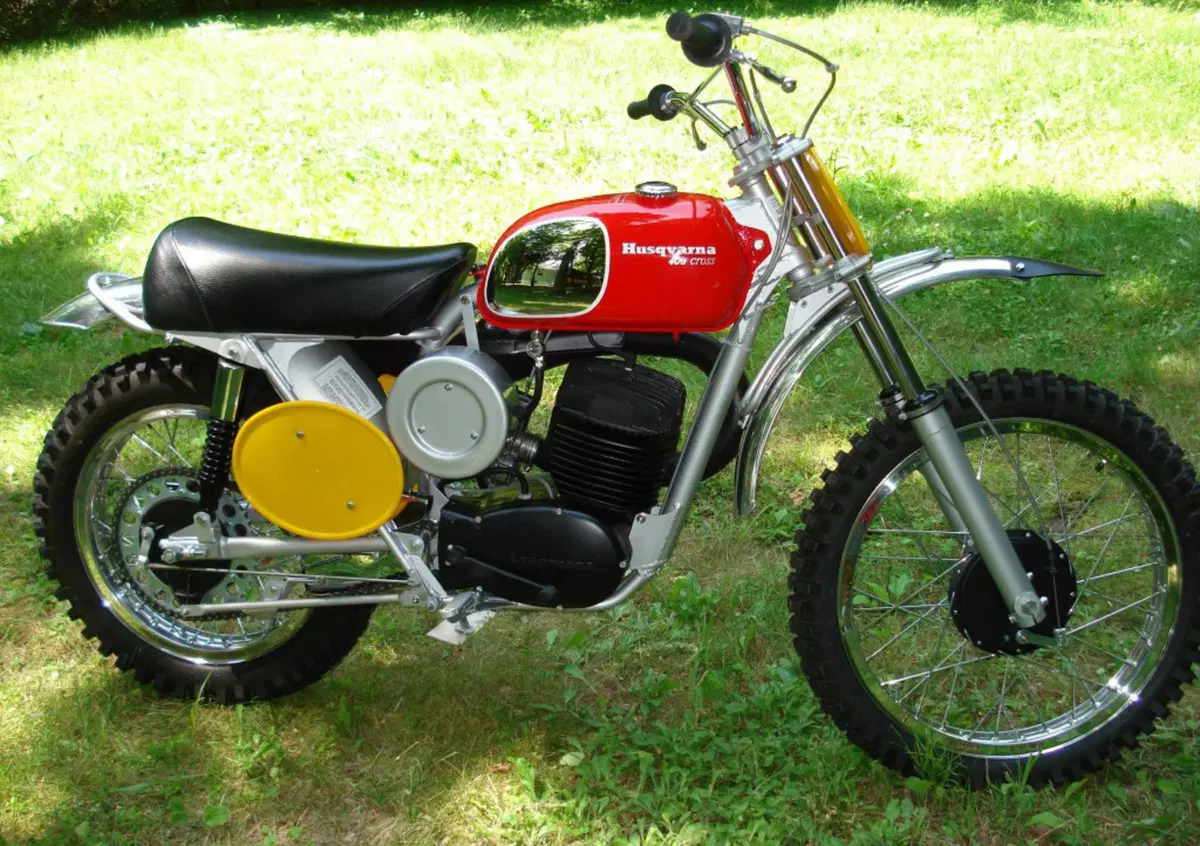 A Villa Barni un'esposizione per celebrare l'enduro