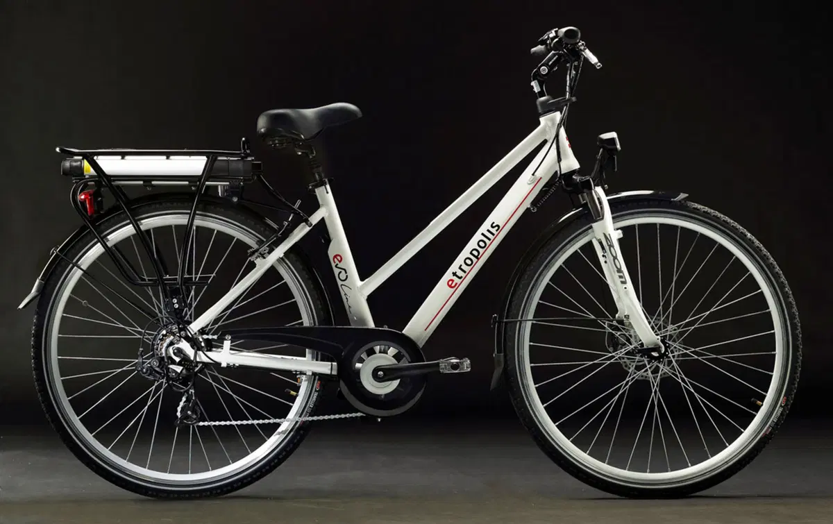 Sabato 23 maggio: Pogliani inaugura il  corner Etropolis bici elettriche (2)