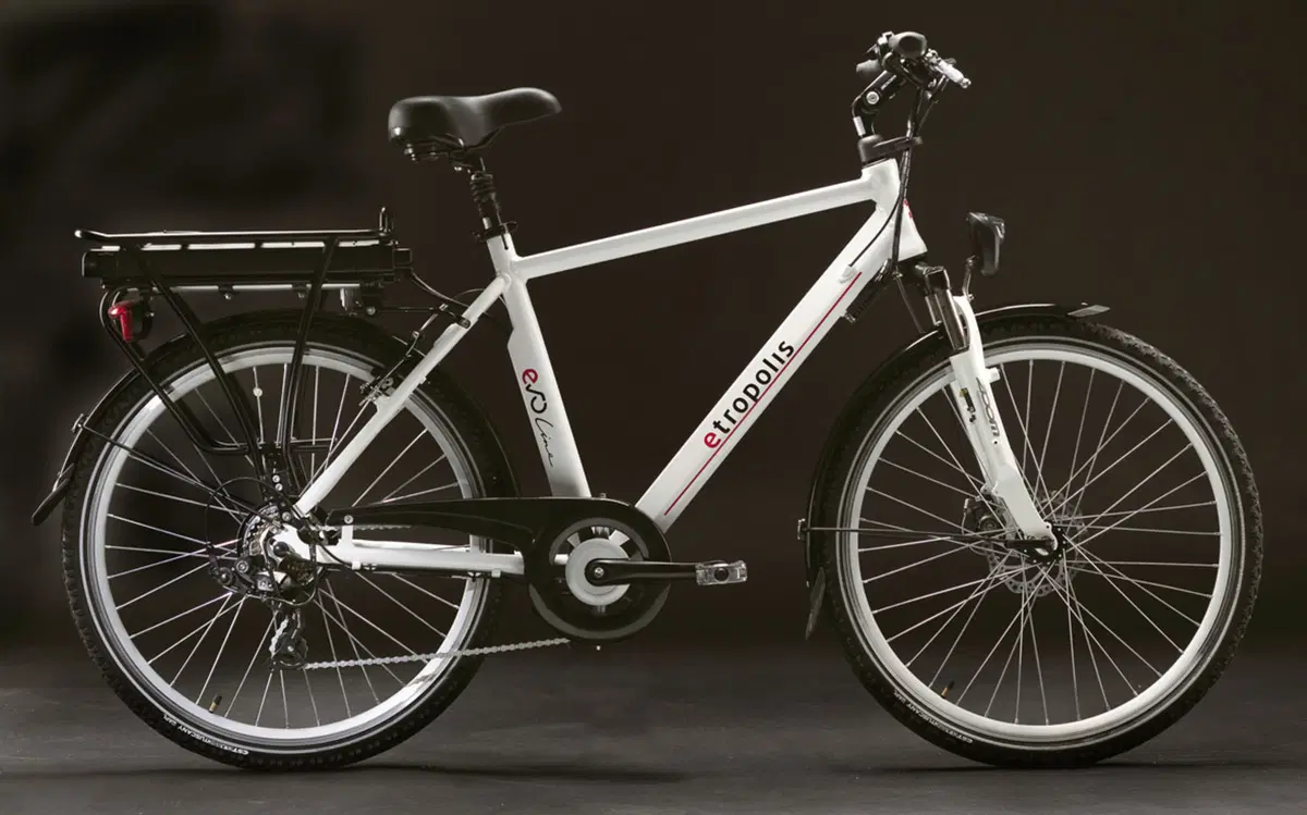 Sabato 23 maggio: Pogliani inaugura il  corner Etropolis bici elettriche (3)