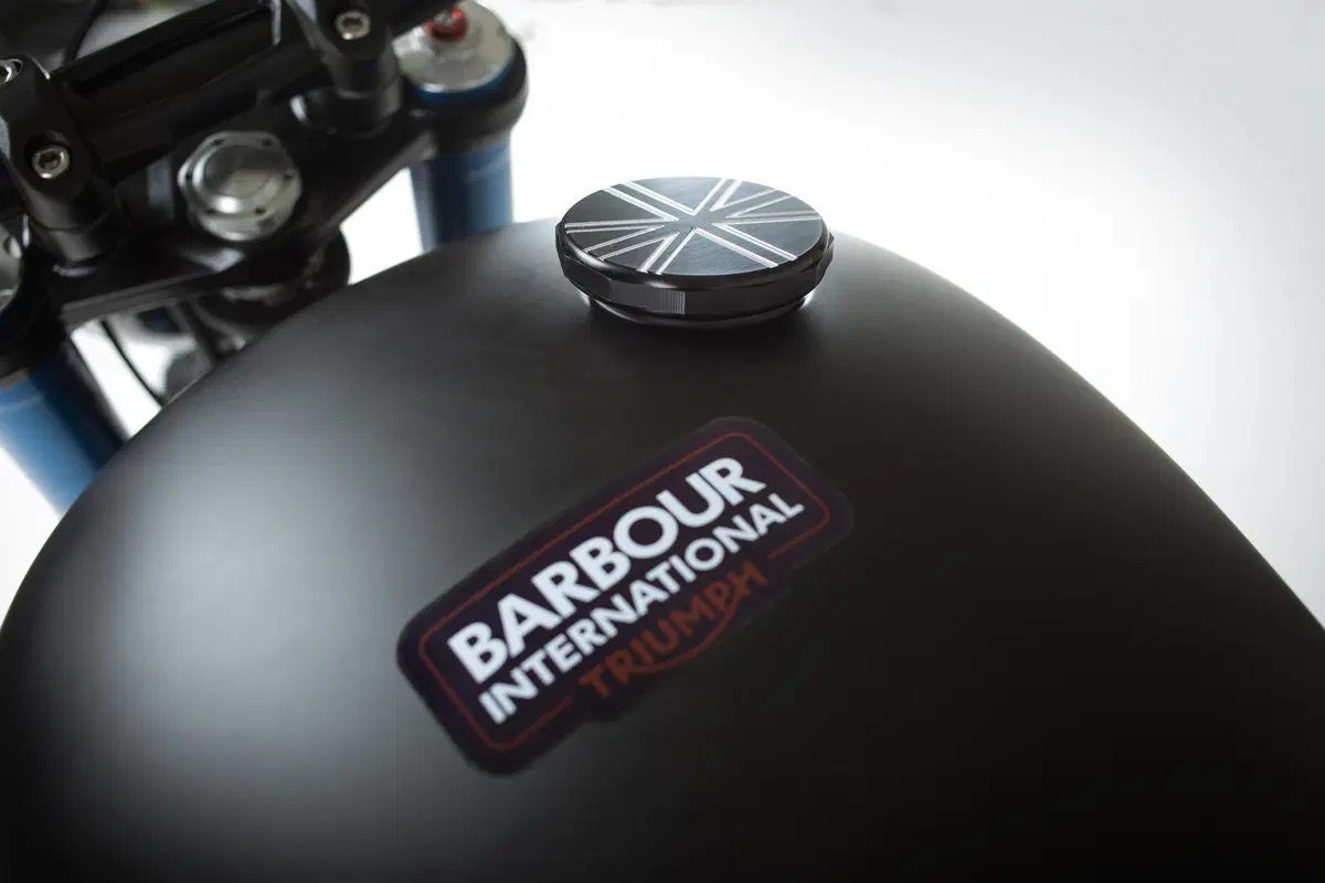Triumph Bonneville Street Tracker: al London Bike Shed con Barbour (8)