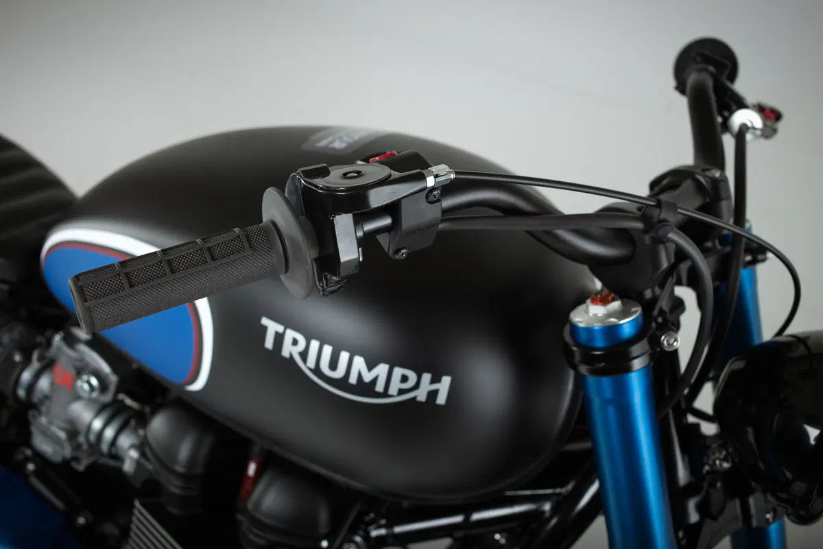 Triumph Bonneville Street Tracker: al London Bike Shed con Barbour (7)