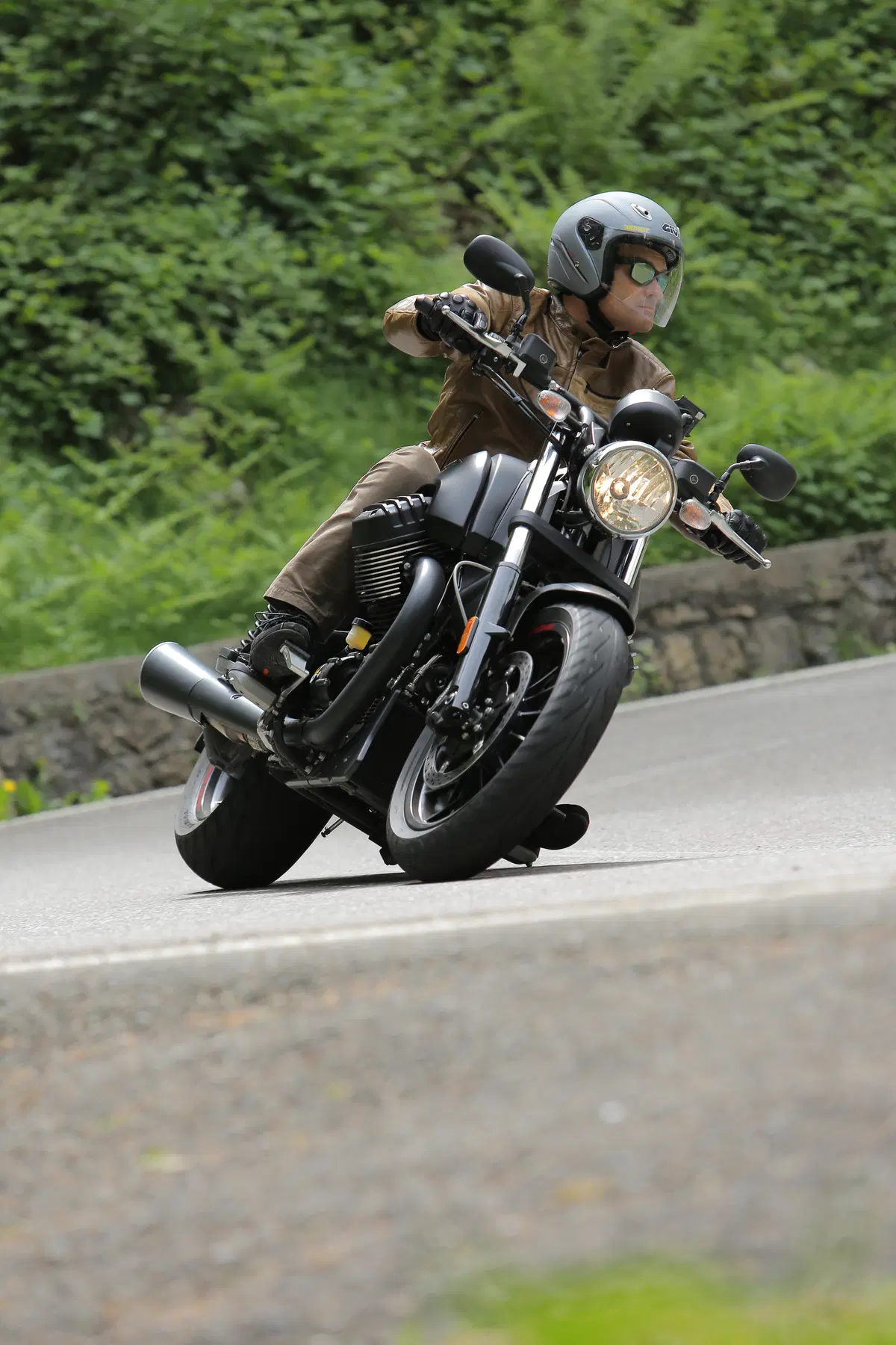 Moto Guzzi Audace (10)
