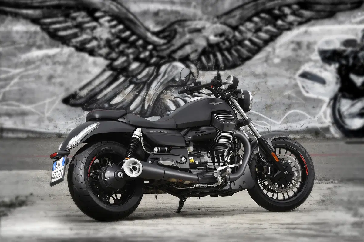 Moto Guzzi Audace (15)