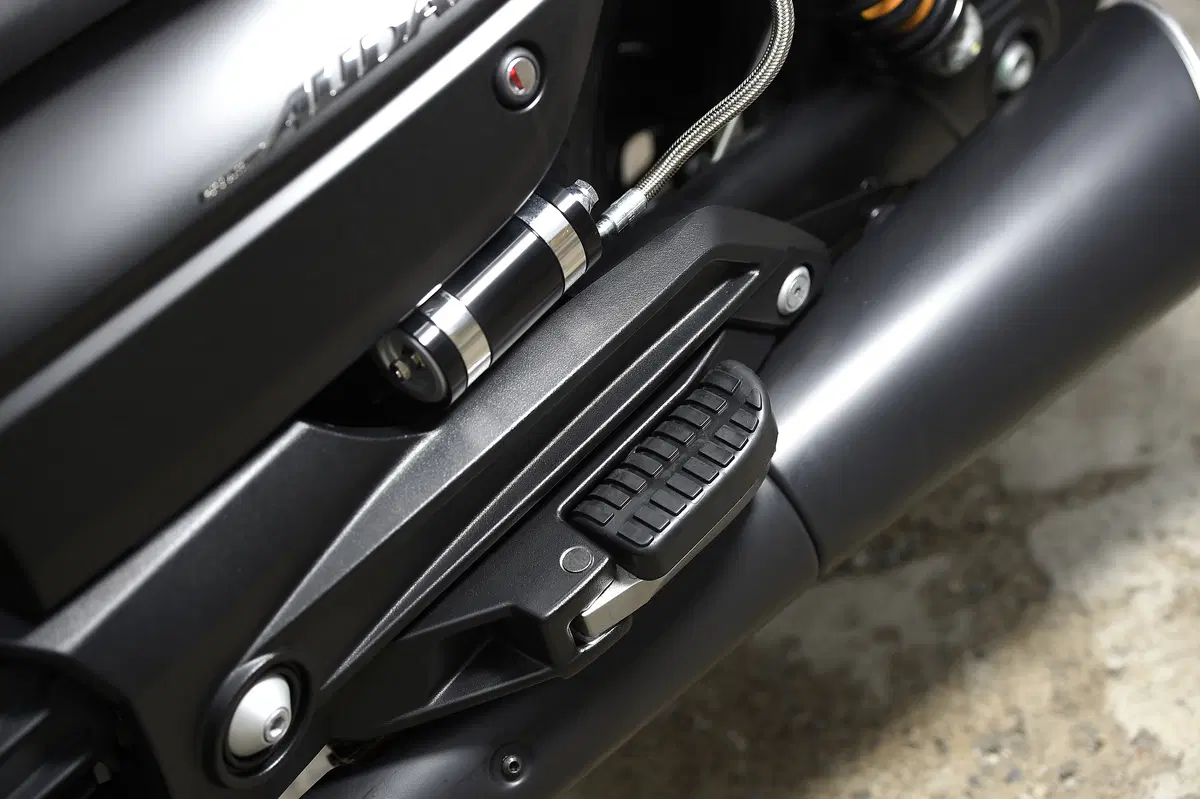Moto Guzzi Audace (26)