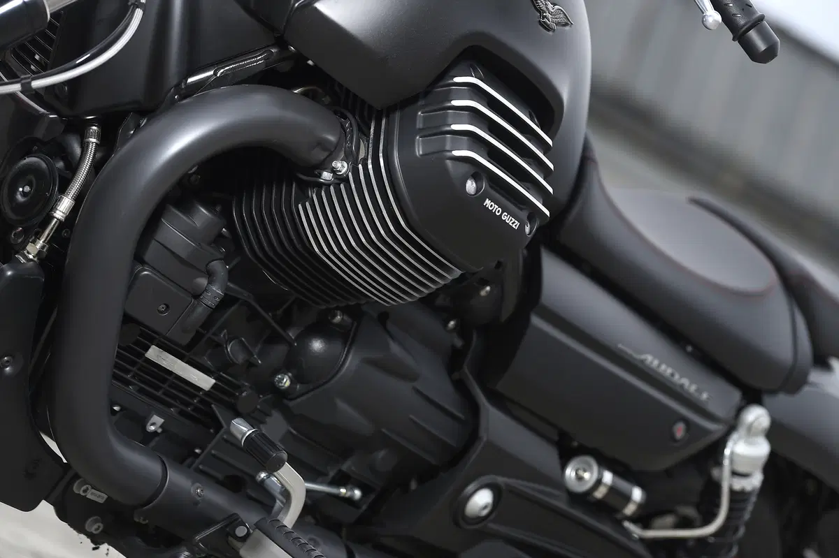 Moto Guzzi Audace (29)