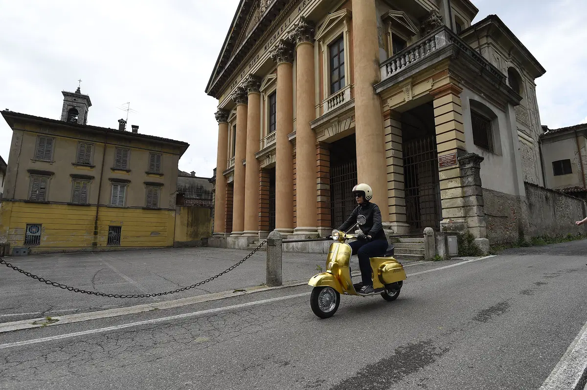 Vespa Polini Oro 23 Carati (9)