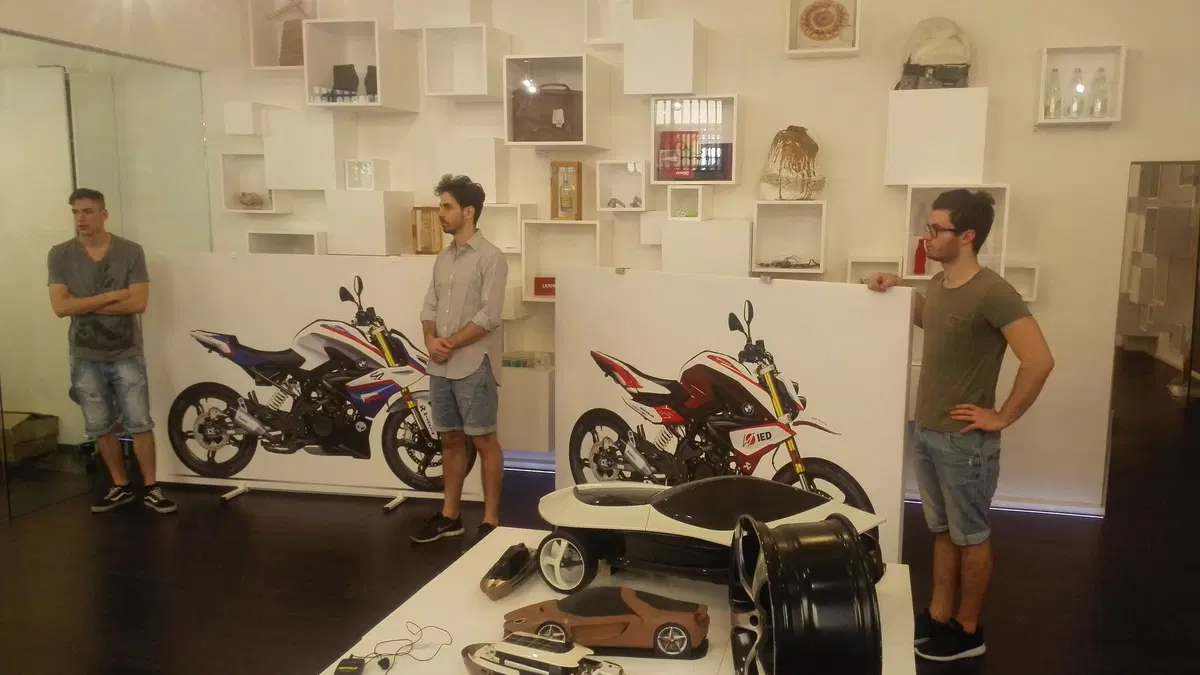 IED Milano: la BMW G 310 R è protagonista delle tesi di laurea (10)