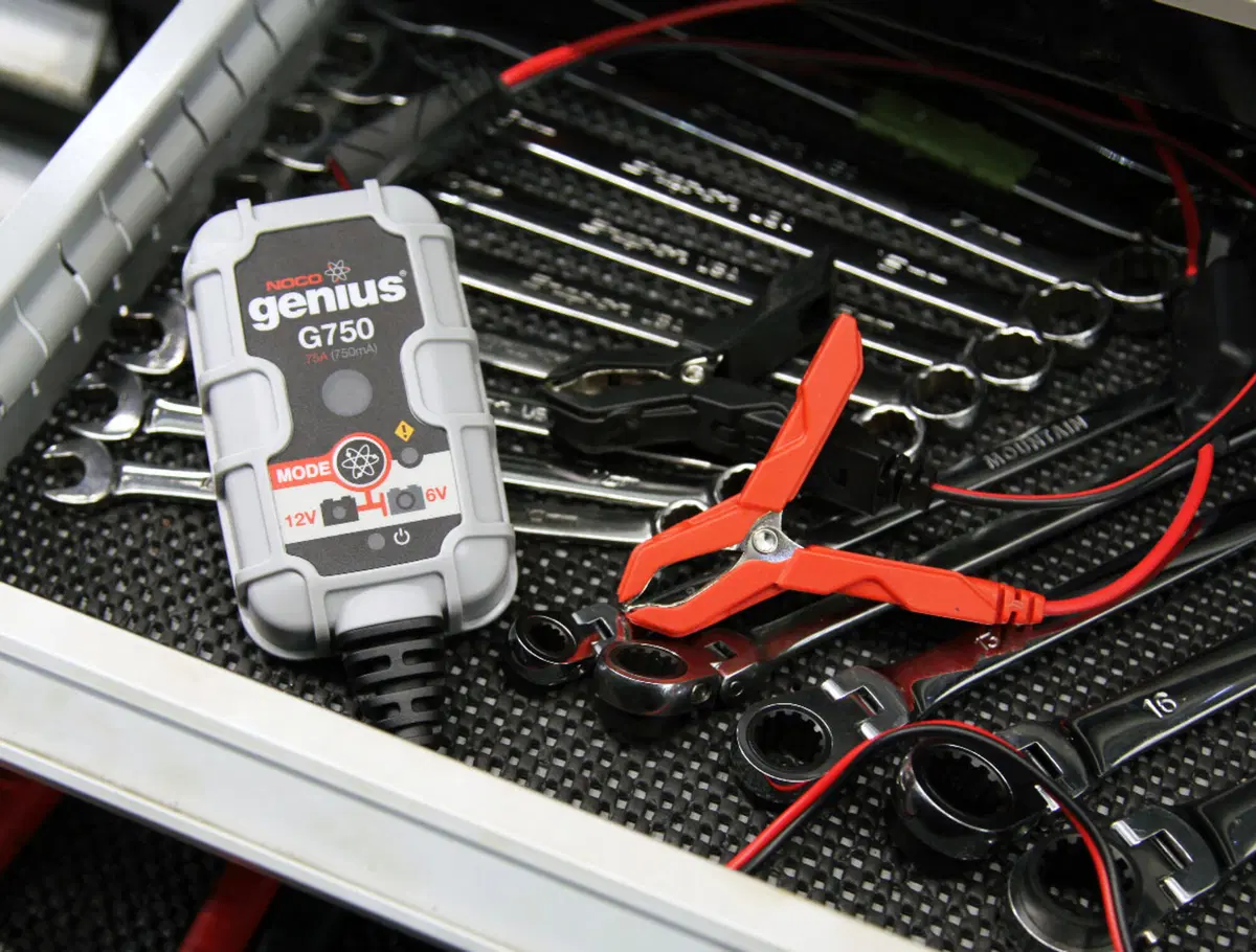 Caricabatterie compatto Noco Genius G750 (5)