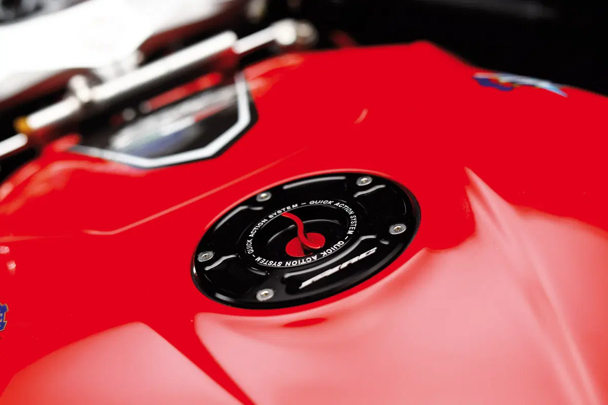 MV Agusta F4 1000 F4 1000 RC ABS (2015 - 17) (10)