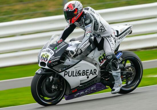 MotoGP 2016. Hernandez è il più veloce nel warm up a Silverstone 