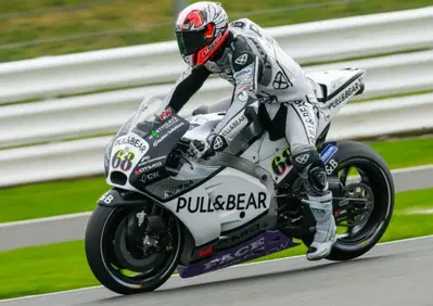 MotoGP 2016. Hernandez è il più veloce nel warm up a Silverstone 