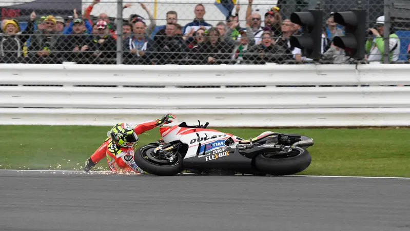 MotoGP, Silverstone. Il GP in 12 scatti 