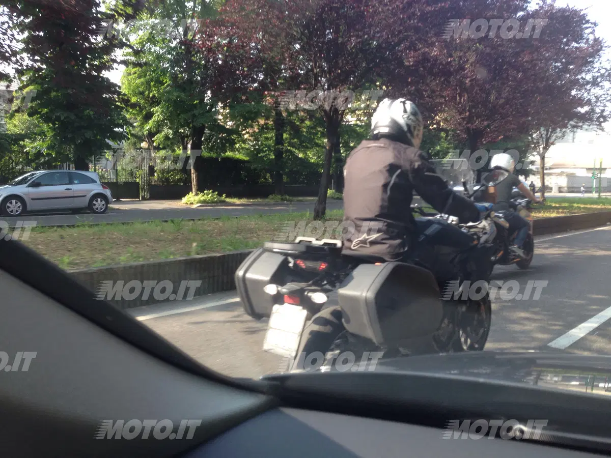 Yamaha MT-07 Crossover 2016: Spy photo (4)
