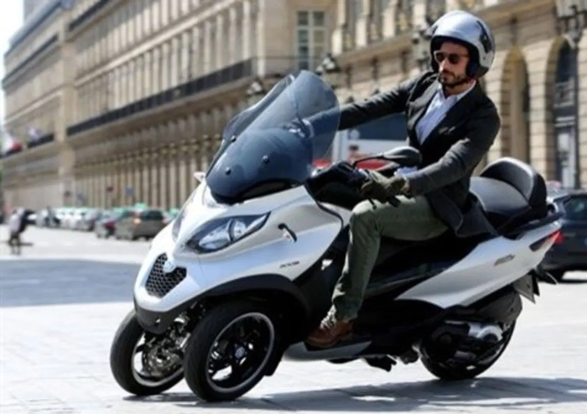 Enjoy, lo scooter sharing parte a Milano con MP3