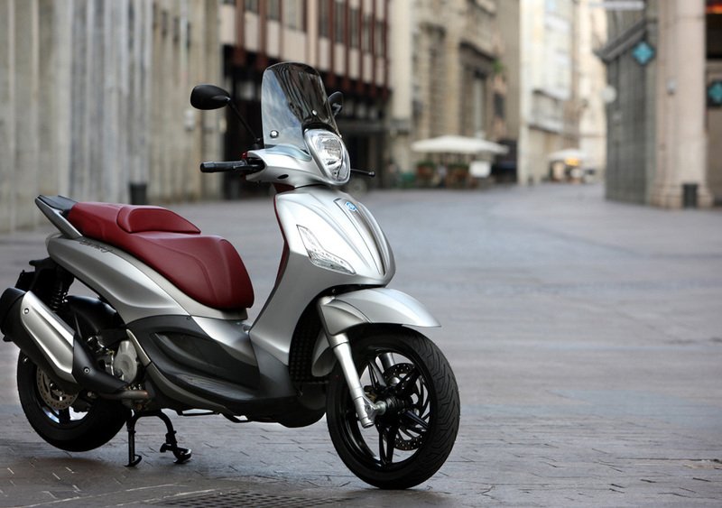 Piaggio Beverly 350 Beverly 350 ABS (2016 - 20) (2)