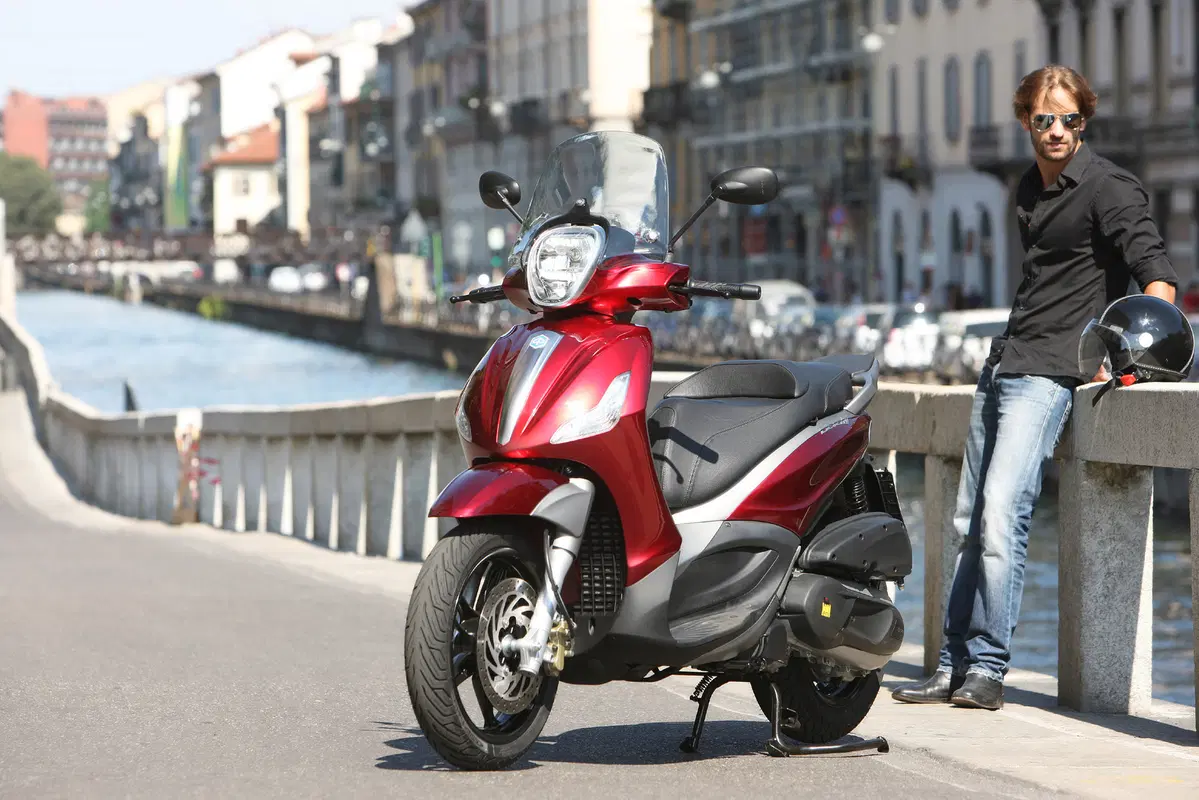 Piaggio Beverly 350 Beverly 350 ABS (2016 - 20) (7)