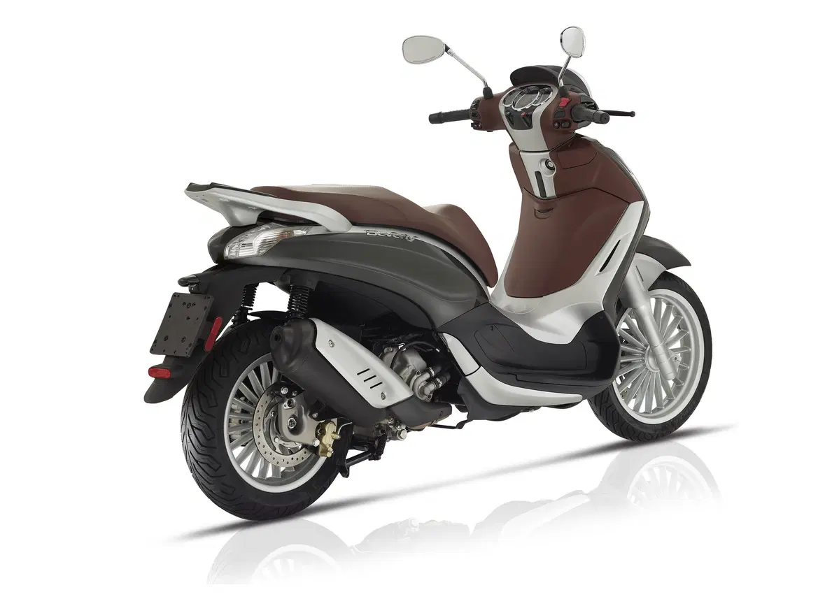 Piaggio Beverly: ora Euro 4, ABS e ASR di serie e nuovi colori (4)