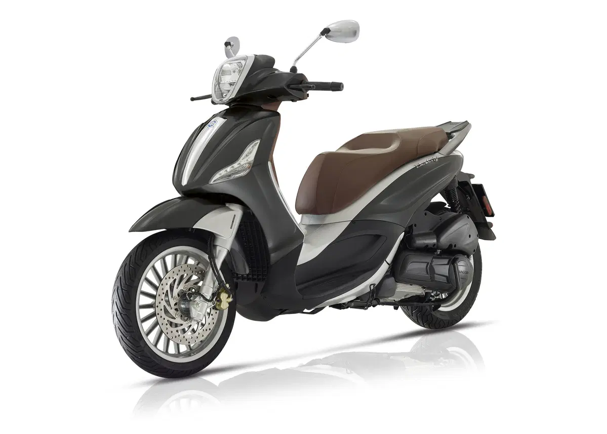 Piaggio Beverly: ora Euro 4, ABS e ASR di serie e nuovi colori (5)